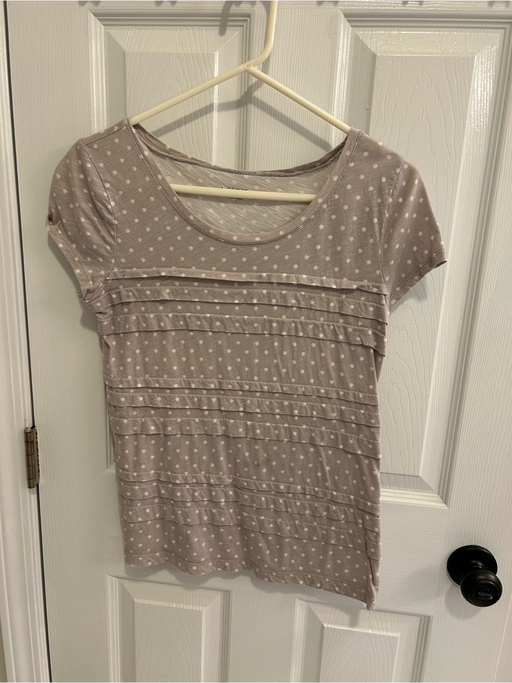 LOFT Gray Polka Dot Cap Sleeve Tee